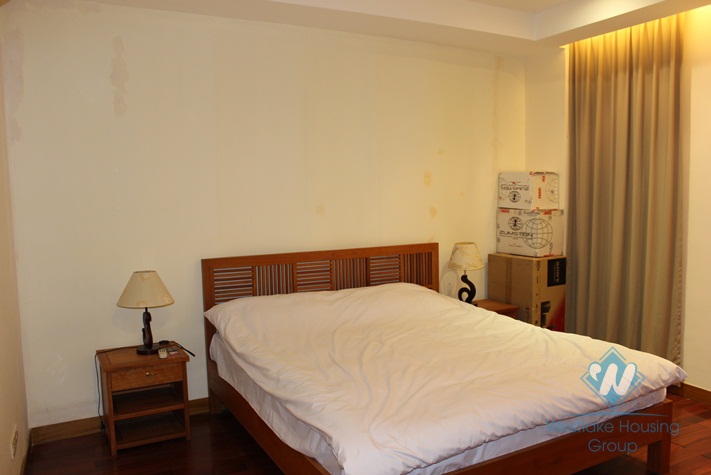 Big and luxury apartment for rent in Tay Ho area, Ha noi